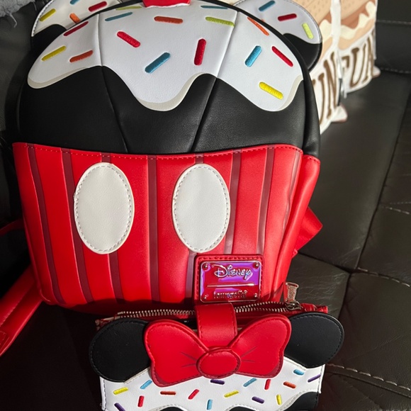 Minnie Mouse back pack purse & matching wallet - Picture 4 of 7